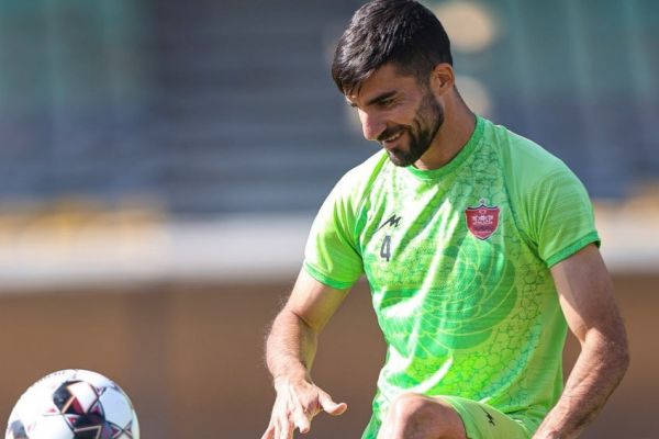  لبخند میلاد محمدی پس از بازگشت به ترکیب اصلی