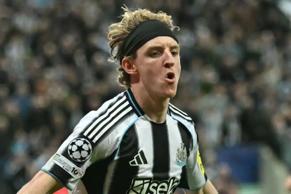  مورینیو پس از پایان بازی به ستاره نیوکاسل چه گفت