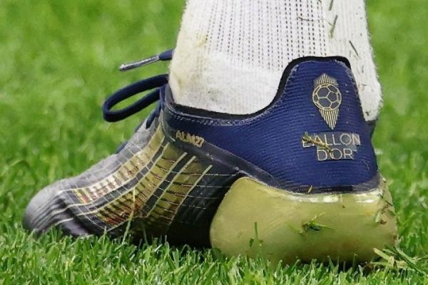 عکس؛ کفشهای ویژه برنده توپ طلا در لیگ قهرمانان اروپا