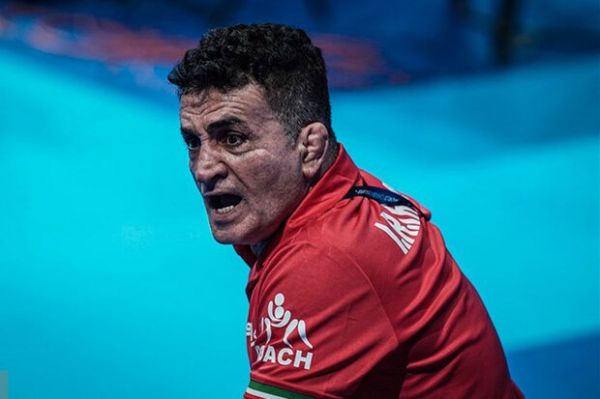 بنا هم وارد گود شد؛ آقا وحید اینجا ایران است ورزش کشور دست مافیاست عکس