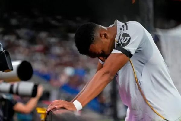  امباپه به دنبال راهی برای فرار از تله آفساید بارسلونا