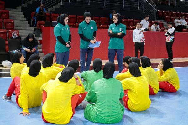  شریف  به نیمه نهایی صعود کردیم و برای صدرنشینی گروه می‌جنگیم