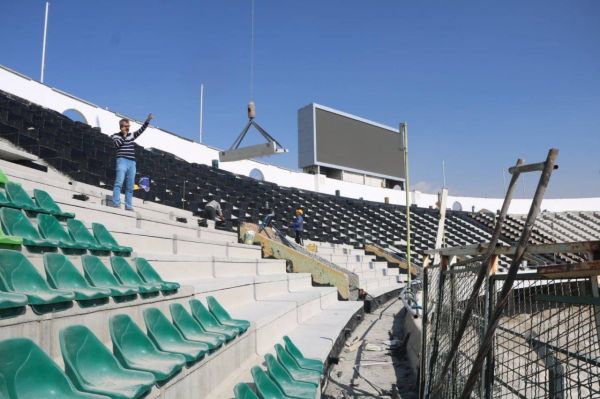 گزارشی از آماده سازی ورزشگاه آزادی؛ آغاز نصب سکوها در ضلع شمالی