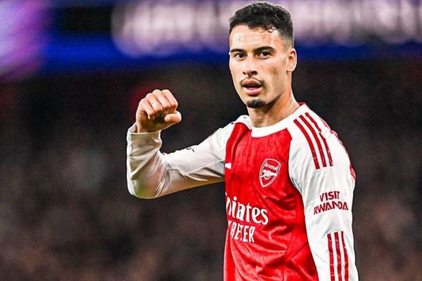 ستاره آرسنال فقط به قهرمانی فکر میکنیم