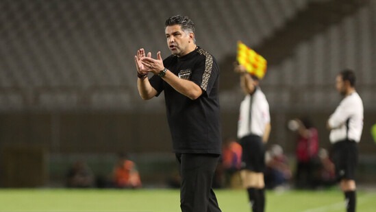  قربانی  نمی‌توانم باخت به استقلال را هضم کنم