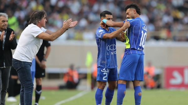 ۱۰ نکته از فجر - استقلال در شیراز؛ تولد آبیها پس از فیفادی در حافظیه