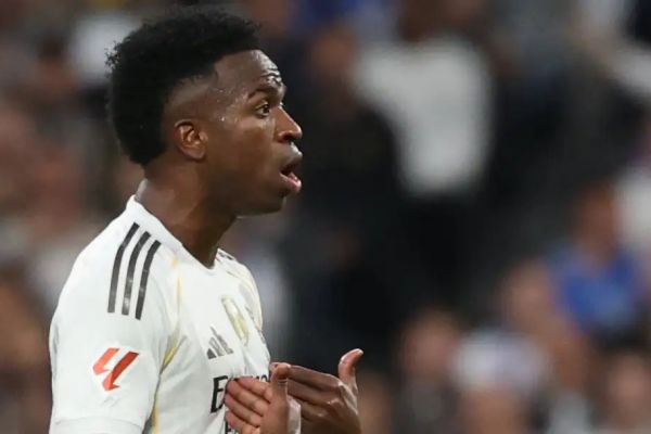 اسطوره فرانسوی وینیسیوس همیشه غر میزند