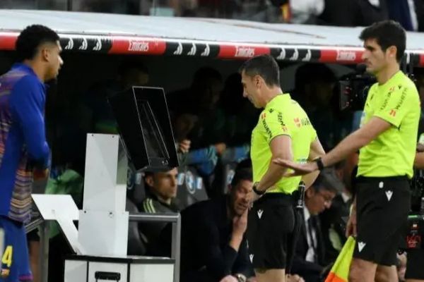  جنجال‌های داوری ال کلاسیکو همچنان ادامه دارد