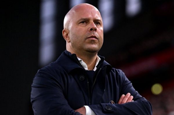 لیورپول پروژه تمدید قرارداد آرنه اسلوت را متوقف کرد