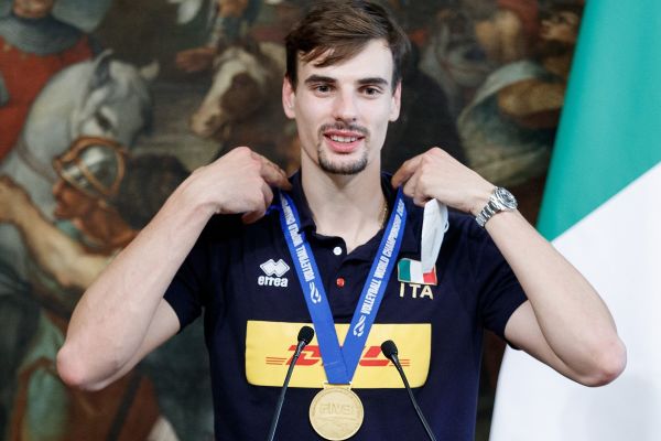  جیانلی و آرزوی سلامتی برای صابر کاظمی؛ برای تو دعا می‌کنیم