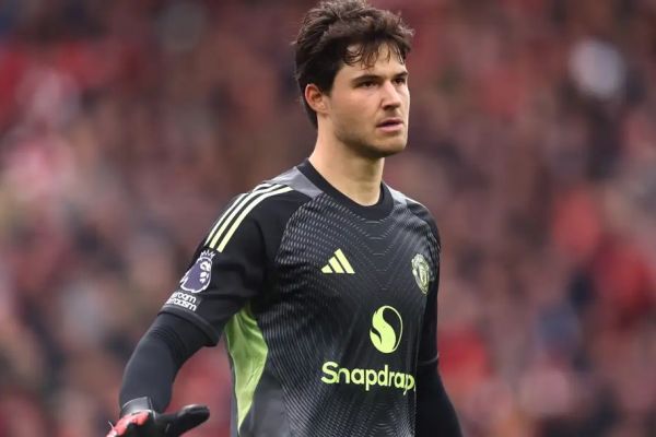  دروازه‌بان منچستریونایتد  من پیتر اشمایکل نیستم