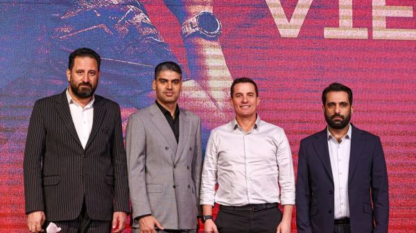 رفتار عجیب مدیران پرسپولیس؛ جمعتر بایستید من هم در عکس باشم