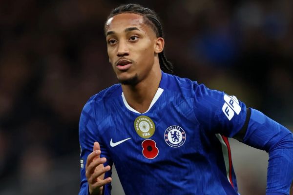 پدرو باید مویزس کایسدو را به شام دعوت کنم