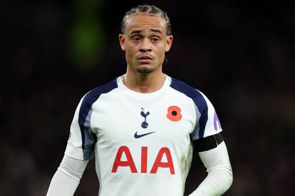 پاسخ سرمربی تاتنهام به انتقادات علیه ستاره خلاق تیمش