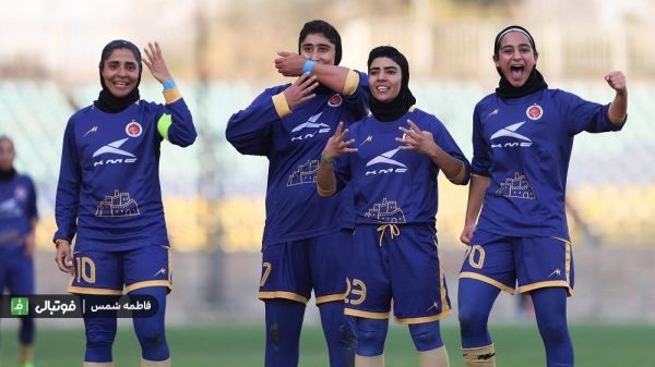  استقلالی‌ترین فوتبالیست زن علیه پرسپولیسی‌ها  ویدیو