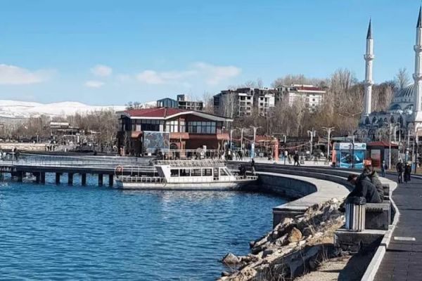  بهترین هتل‌ های چهار ستاره وان با صبحانه رایگان و موقعیت عالی