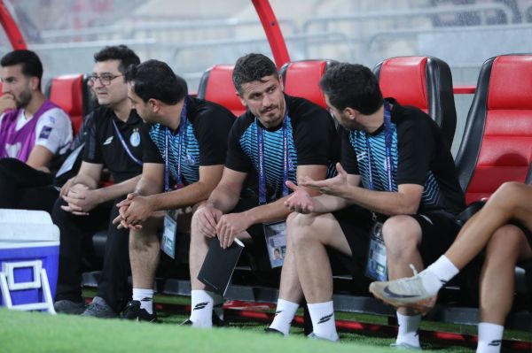  اولین حضور وریا روی نیمکت استقلال؛ پر از استرس