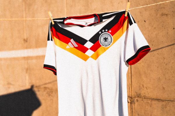  رونمایی رسمی آدیداس از کیت اول چند تیم ملی  عکس