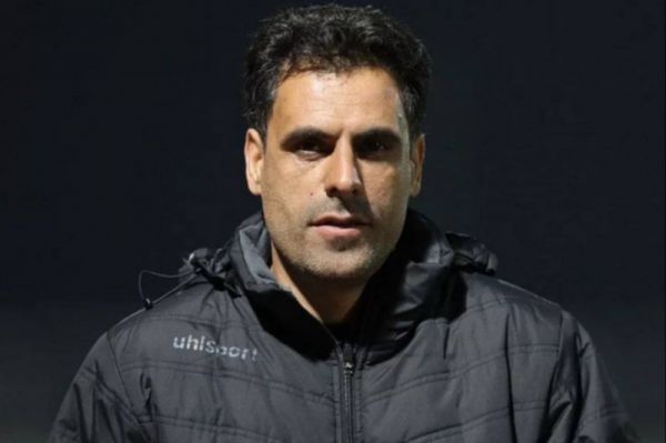  مربی شمس آذر  بازی بسیار پرفشار و پرتنشی بود