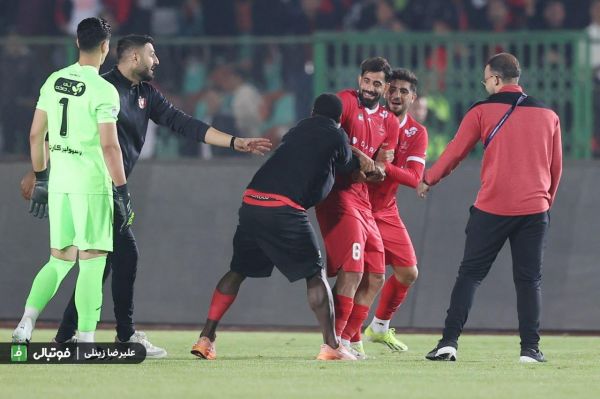  اقدام عجیب اوریه مصدوم؛ تلاش برای فن کمر زدن به کنعانی   عکس