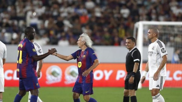  بارسلونا برنده ال کلاسیکوی اسطوره‌ها شد