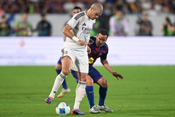 گزارش تصویری؛ اسطورههای بارسلونا دو - اسطورههای رئال مادرید صفر