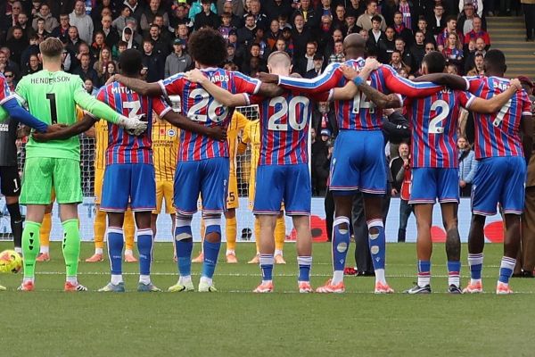 کریستال پالاس صدرنشین رکورد شکستناپذیری لیگ برتر انگلیس