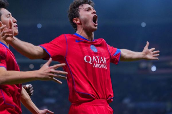  تیم انریکه در لحظه آخر سه امتیاز را به دست آورد