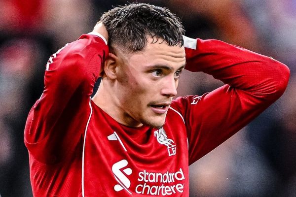  گری نویل عملکرد ستاره گران‌قیمت لیورپول را نگران‌کننده خواند