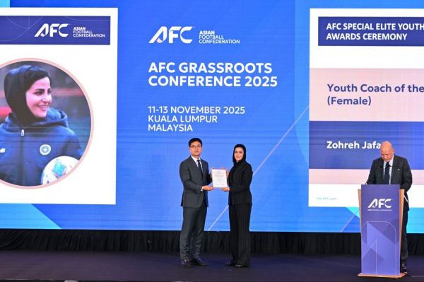 مربی زن سال آسیا چه کسی شد