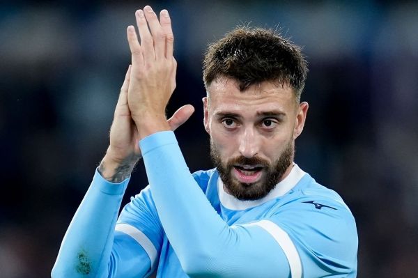 مدافعی که در رادار نراتزوری قرار گرفته است