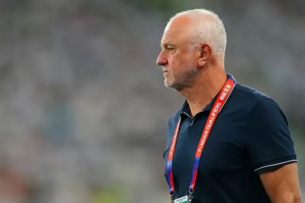 آرنولد باید به امارات چهار گل میزدیم