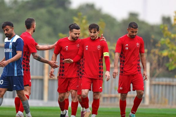 کاپیتان غیر منتظره پرسپولیس؛ شماره 11 بازوبند بست