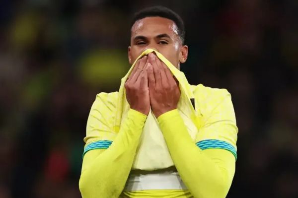 آنچلوتی بابت مصدومیت ستاره آرسنال عذرخواهی کرد