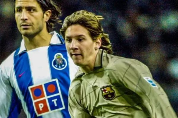 یاد کردن باشگاه بارسلونا از اولین بازی مسی عکس