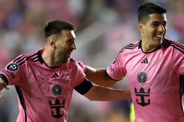 سوارز به همراه مسی به بارسلونا بر میگردد