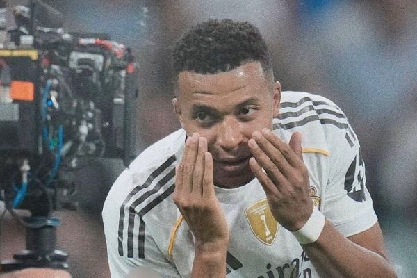 واکنش تند پاریسن ژرمن به شکایت امباپه