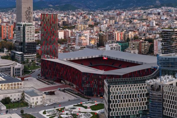 هتل استادیوم فوقالعاده آلبانی که تعجبها را برانگیخت عکس