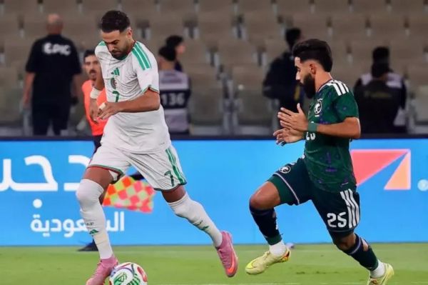 خط خوردن ریاض محرز از لیست الجزایر برای عرب کاپ