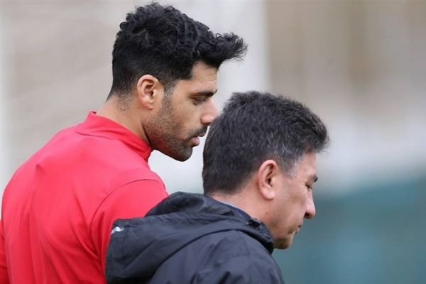  طعنه قلعه‌نویی به طارمی  انتقالش به المپیاکوس دیر انجام شد