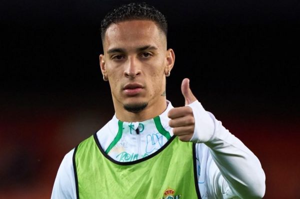 دست رد ستاره برزیلی به سینه اسطوره لیگ برتر انگلیس