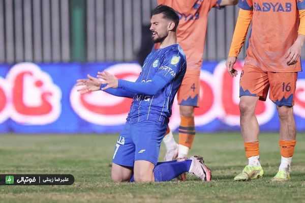 خط آتش استقلال در بند آزادی؛ گلزنی را فراموش کرده است