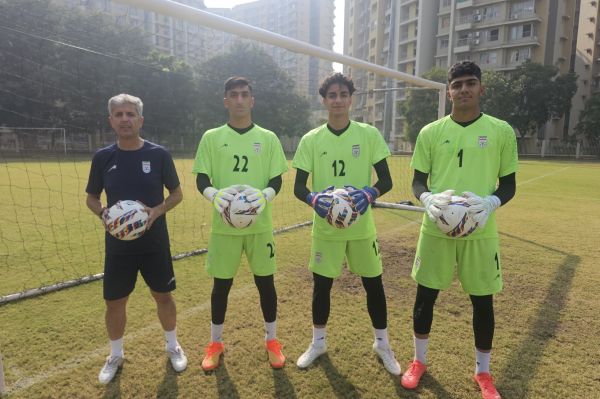 تمرین پرنشاط تیم ملی نوجوانان در محل جدید