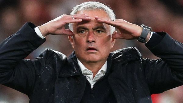  اظهارات عجیب مورینیو  اگر می‌توانستم 9 تعویض انجام می‌دادم