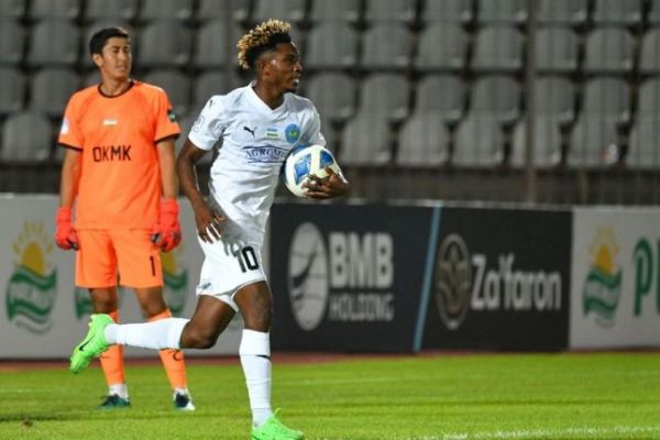 قهرمانی کوجو با رباط صلیبی پاره