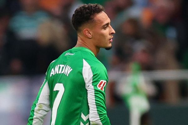  عدرخواهی ستاره برزیلی از هواداران تیمش پس از اخراجش از زمین