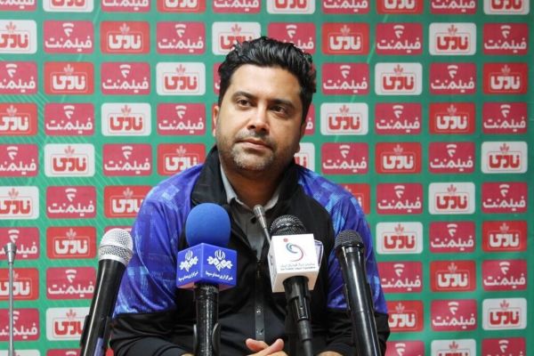  حال سرمربی چادرملو در تبریز خراب شد