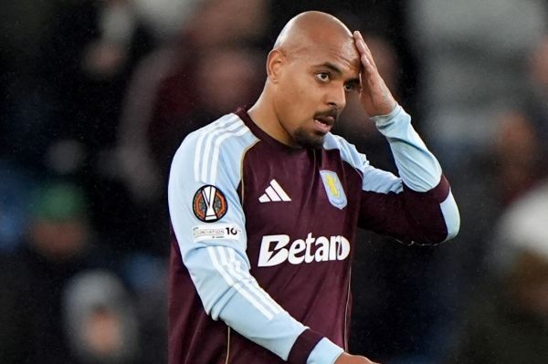 عذرخواهی سرمربی تیم سوئیسی پس از شکستگی سر ستاره استون ویلا