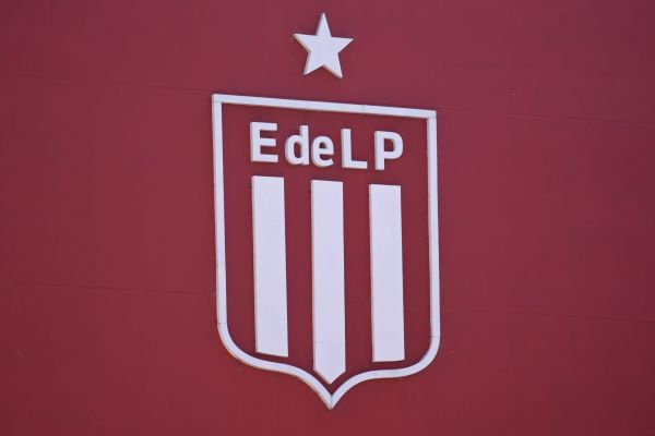 جریمه سنگین باشگاه استودیانتس بعد از حرکت جنجالی عکس