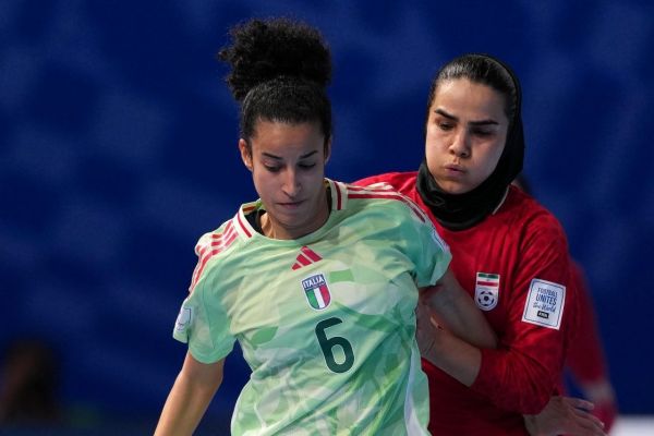  فرشته کریمی  از مردم عذرخواهی می‌کنم